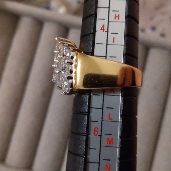 Womens ring Size 5 - Picture 7 of 7